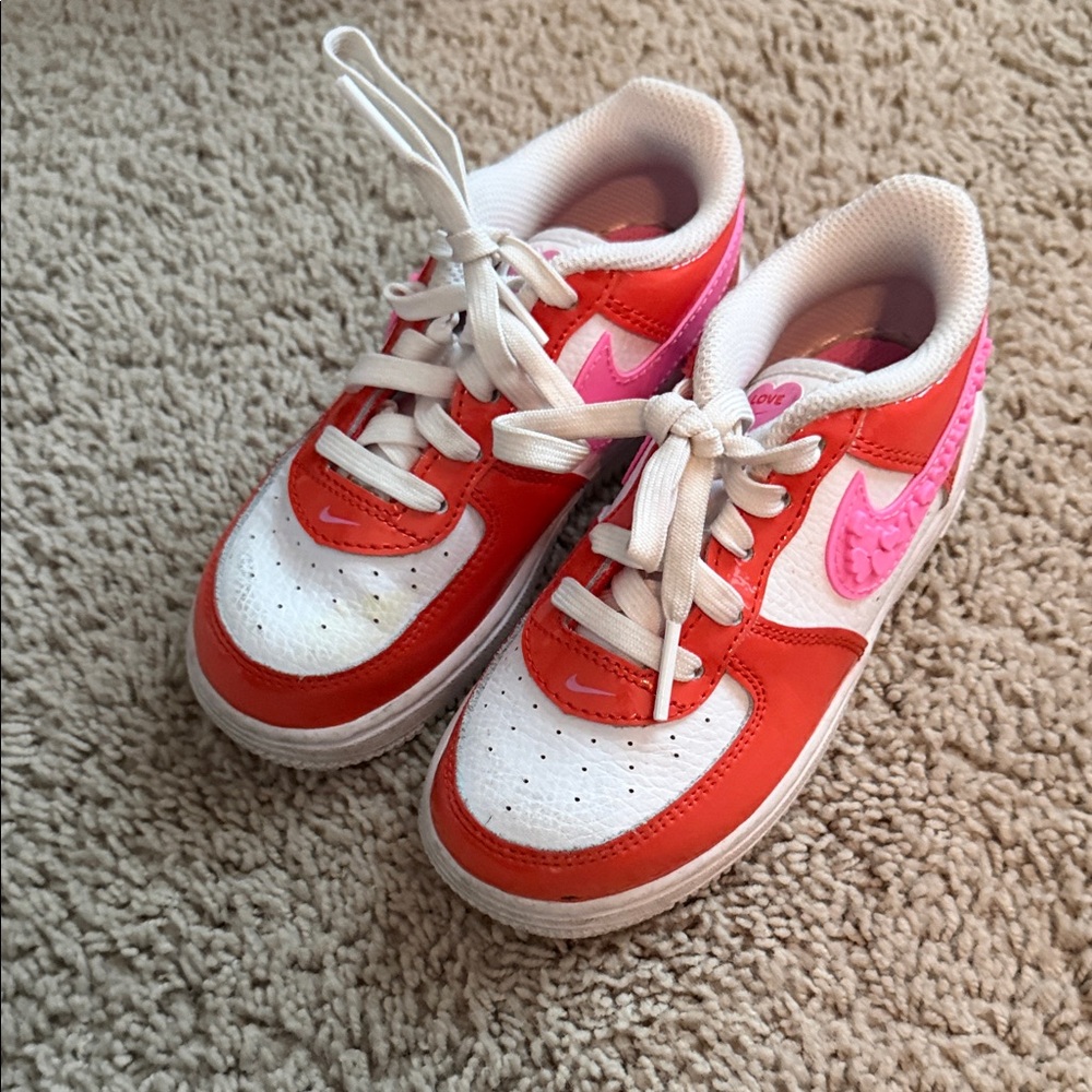 Nike Kids' heart Sneakers in Red and Pink